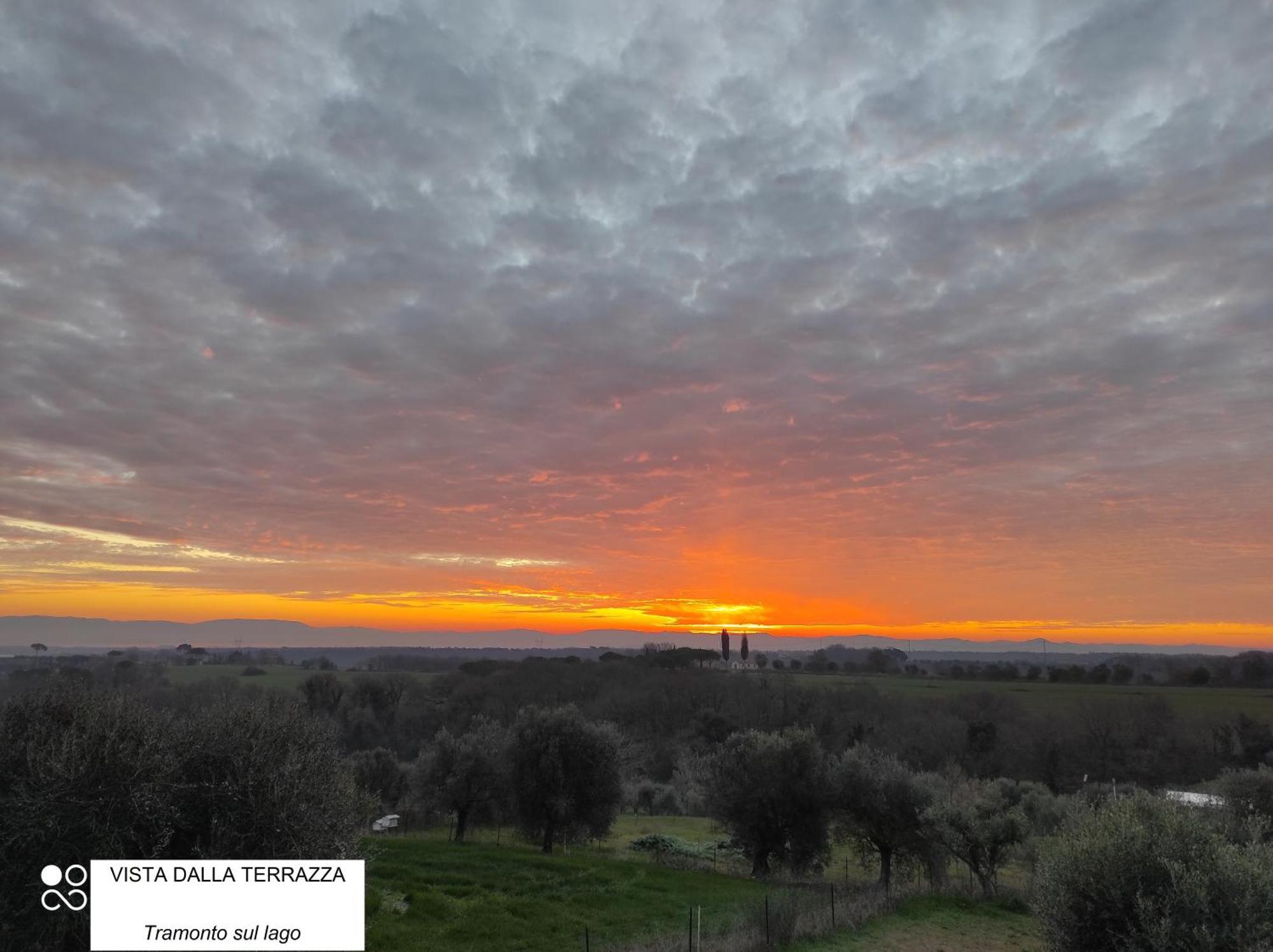 Casa Nuova Tra Umbria E Toscana Con Vista Lago Apartment Castiglione del Lago Exterior photo